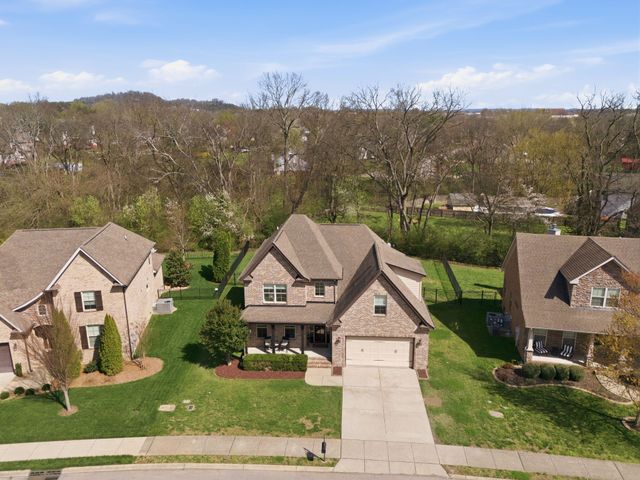 8036 Fenwick Ln, Spring Hill, TN 37174