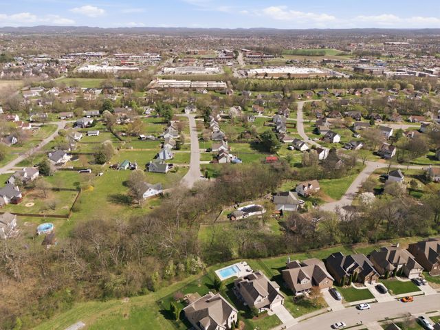 8036 Fenwick Ln, Spring Hill, TN 37174