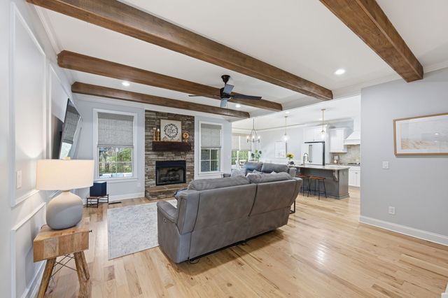 8036 Fenwick Ln, Spring Hill, TN 37174