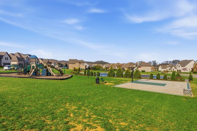 8036 Fenwick Ln, Spring Hill, TN 37174