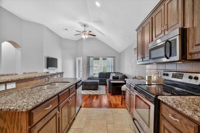 9808 Mullins Crossing Drive, Fort Worth, TX 76126