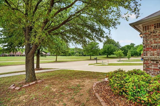 9808 Mullins Crossing Drive, Fort Worth, TX 76126