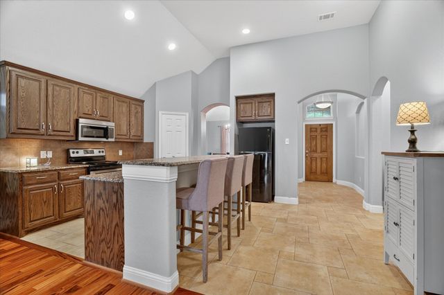 9808 Mullins Crossing Drive, Fort Worth, TX 76126