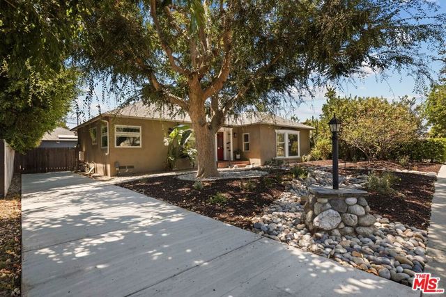 1748 Stanton Avenue, Glendale, CA 91201