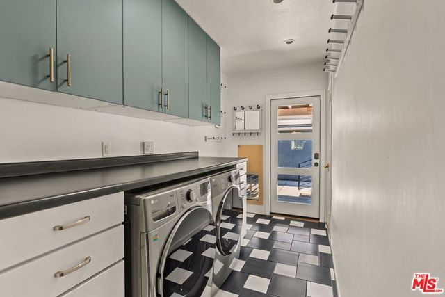 1748 Stanton Avenue, Glendale, CA 91201