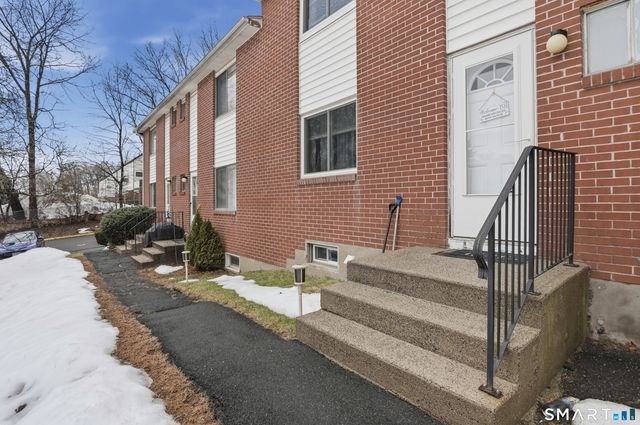 273 Queen Street Apt 9C, Southington, CT 06489