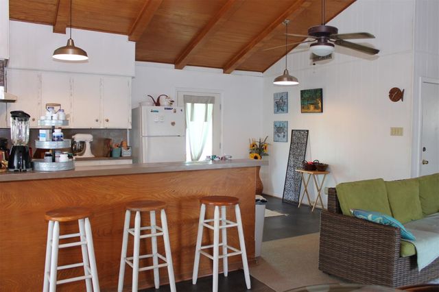 88 Tarpon Street, Bayou Vista, TX 77563