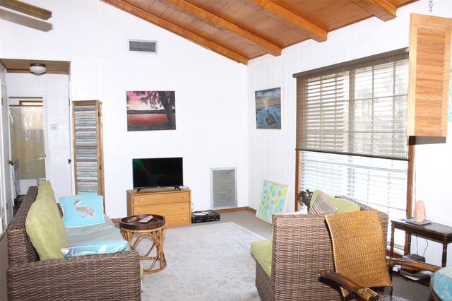88 Tarpon Street, Bayou Vista, TX 77563