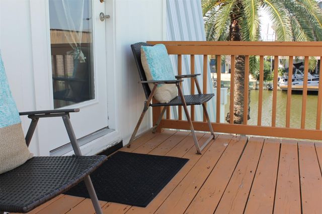 88 Tarpon Street, Bayou Vista, TX 77563