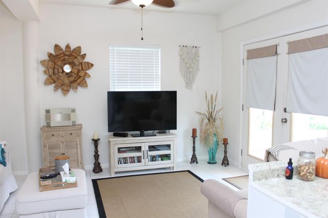 88 Tarpon Street, Bayou Vista, TX 77563