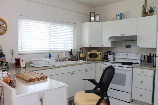 88 Tarpon Street, Bayou Vista, TX 77563
