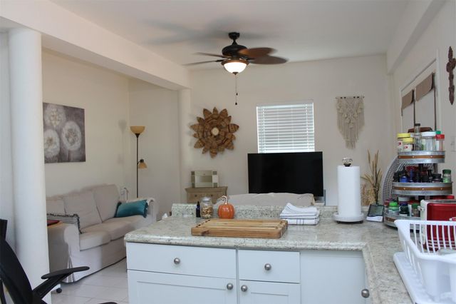88 Tarpon Street, Bayou Vista, TX 77563