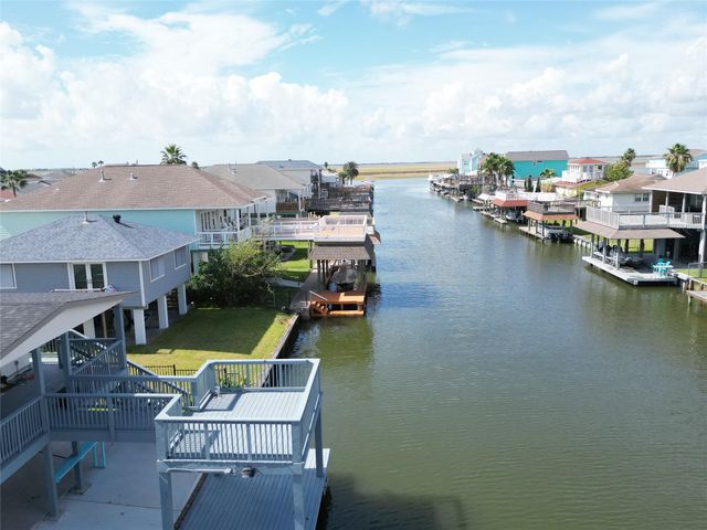 88 Tarpon Street, Bayou Vista, TX 77563