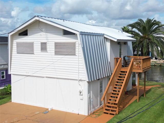 88 Tarpon Street, Bayou Vista, TX 77563