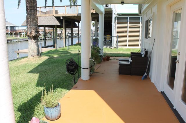 88 Tarpon Street, Bayou Vista, TX 77563