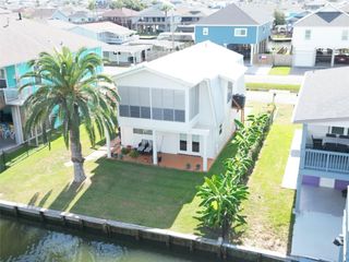 88 Tarpon Street, Bayou Vista, TX 77563
