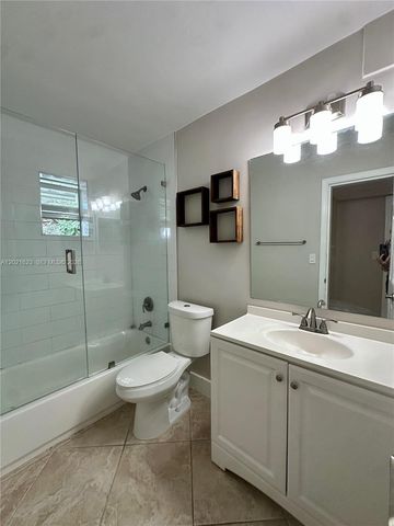 8617 SW 68th Ct 26, Pinecrest, FL 33156