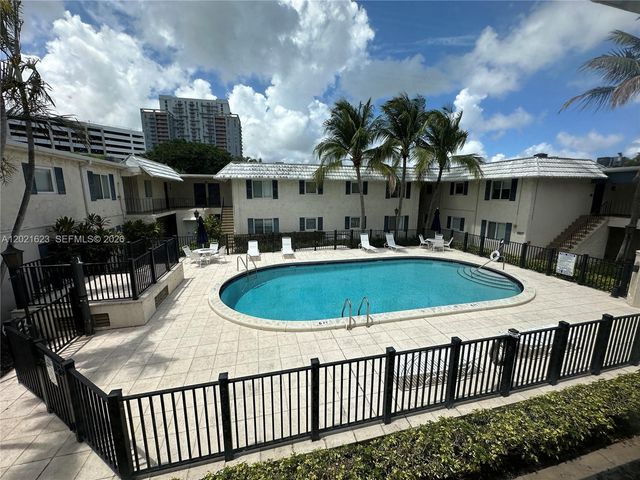 8617 SW 68th Ct 26, Pinecrest, FL 33156