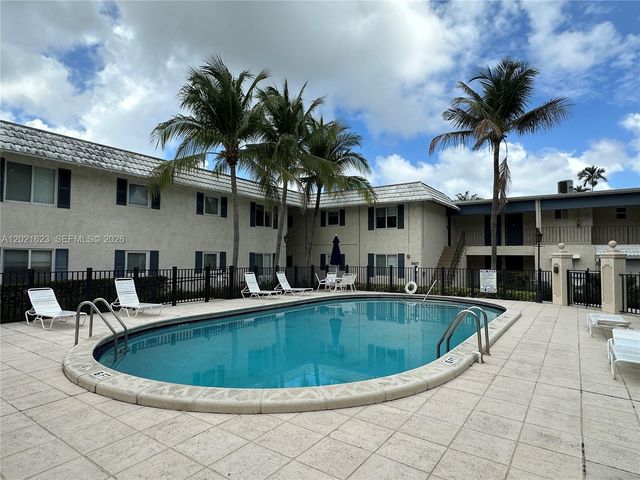 8617 SW 68th Ct 26, Pinecrest, FL 33156