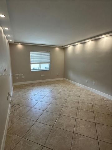 8617 SW 68th Ct 26, Pinecrest, FL 33156