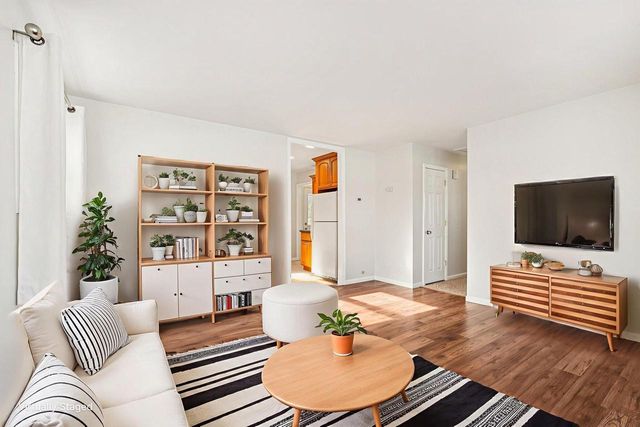 909 8th AVENUE, Grafton, WI 53024