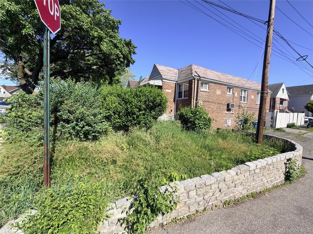 3140 Waterbury Avenue, Bronx, NY 10465
