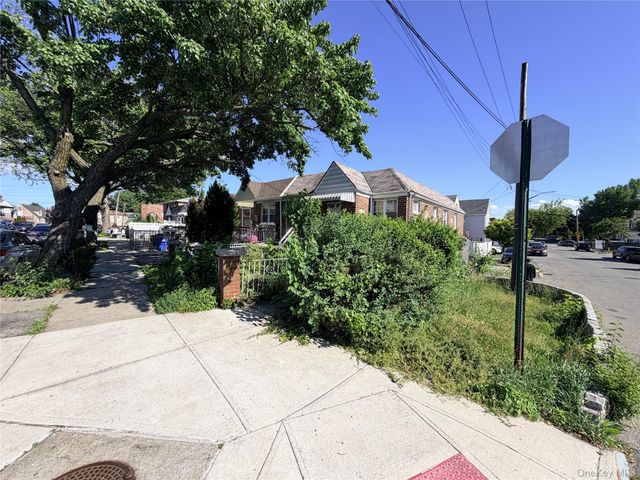 3140 Waterbury Avenue, Bronx, NY 10465