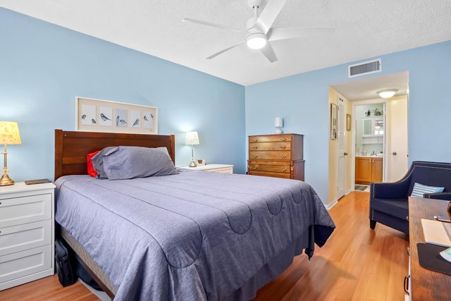 5355 SE Miles Grant Road 114, Stuart, FL 34997