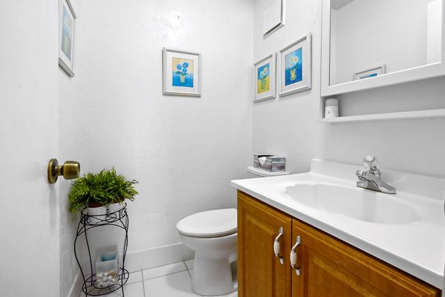 5355 SE Miles Grant Road 114, Stuart, FL 34997