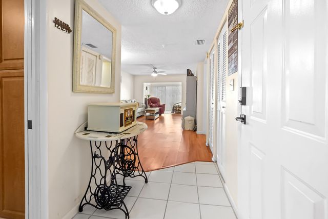 5355 SE Miles Grant Road 114, Stuart, FL 34997