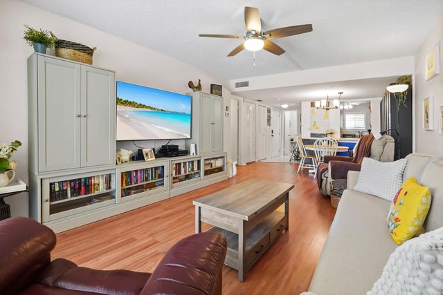 5355 SE Miles Grant Road 114, Stuart, FL 34997