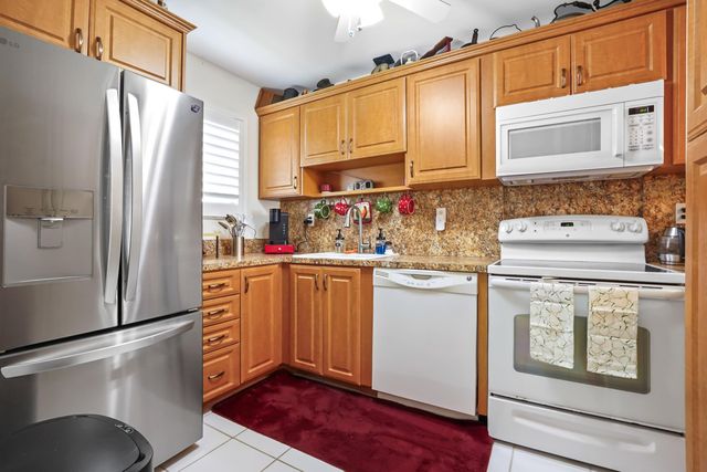 5355 SE Miles Grant Road 114, Stuart, FL 34997