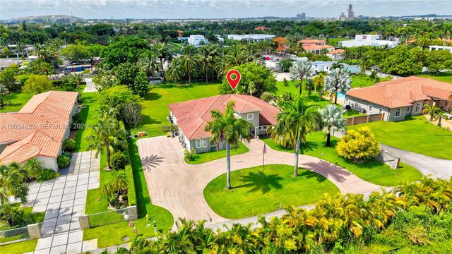 9810 NW 137th St, Hialeah Gardens, FL 33018