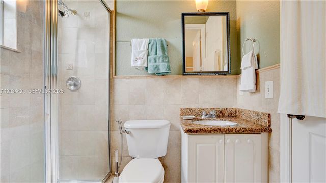 9810 NW 137th St, Hialeah Gardens, FL 33018