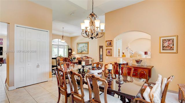 9810 NW 137th St, Hialeah Gardens, FL 33018
