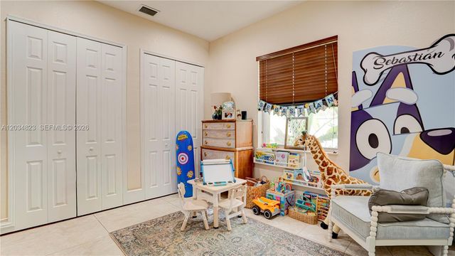 9810 NW 137th St, Hialeah Gardens, FL 33018