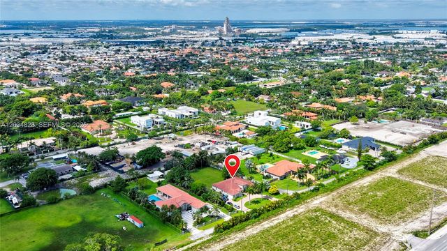 9810 NW 137th St, Hialeah Gardens, FL 33018