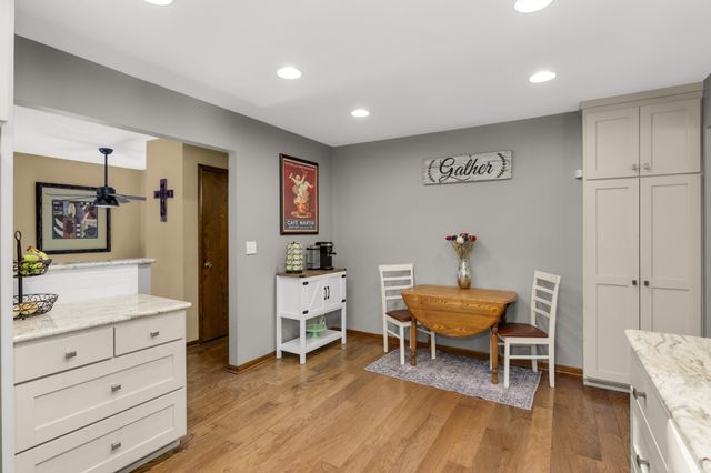 7660 Heritage Road, Eden Prairie, MN 55346