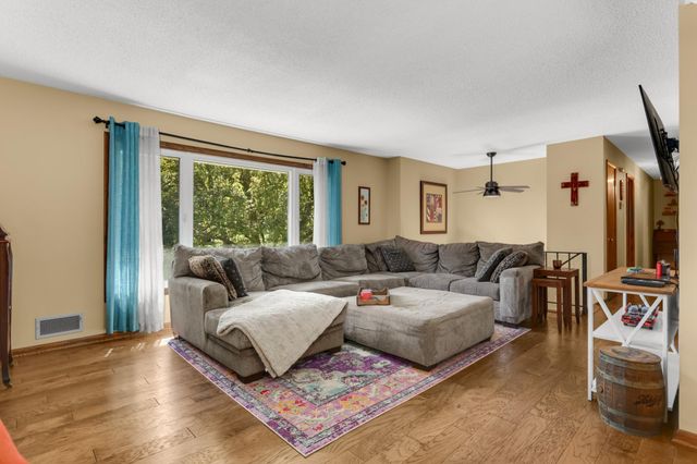 7660 Heritage Road, Eden Prairie, MN 55346