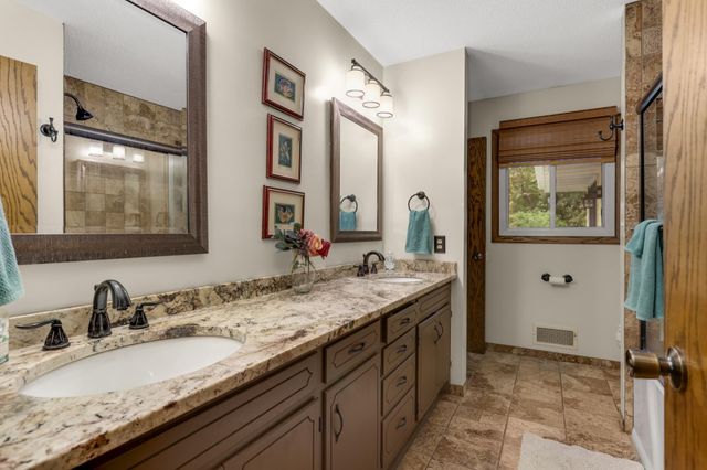 7660 Heritage Road, Eden Prairie, MN 55346