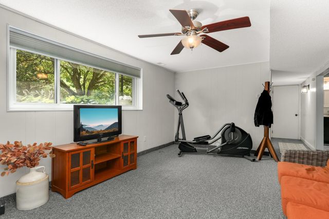7660 Heritage Road, Eden Prairie, MN 55346