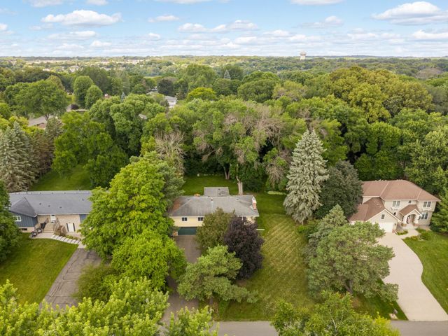 7660 Heritage Road, Eden Prairie, MN 55346