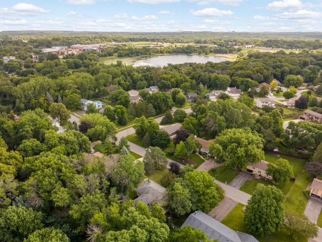 7660 Heritage Road, Eden Prairie, MN 55346