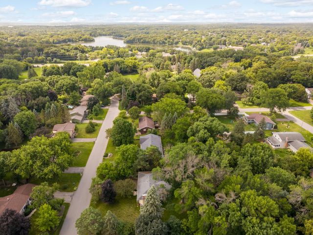 7660 Heritage Road, Eden Prairie, MN 55346