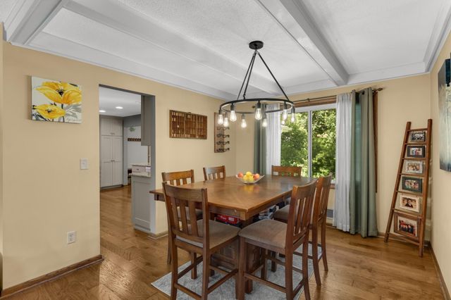 7660 Heritage Road, Eden Prairie, MN 55346
