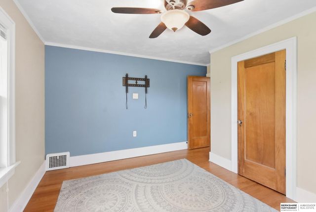 6551 Florence Boulevard, Omaha, NE 68112