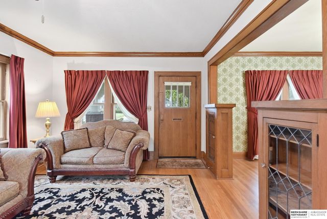 6551 Florence Boulevard, Omaha, NE 68112