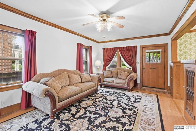 6551 Florence Boulevard, Omaha, NE 68112