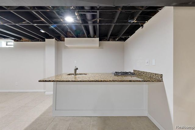 2116 Hidden Trail Drive, Sterling Heights, MI 48314