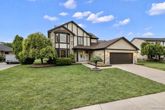 2116 Hidden Trail Drive, Sterling Heights, MI 48314